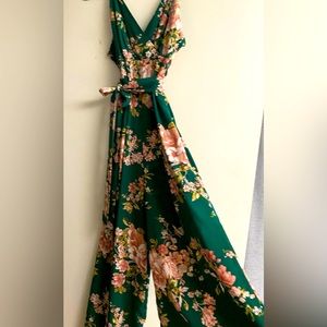 Jumpsuit! Beautiful floral